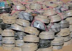 قوة المهمات والواجبات الخاصة بشرطة منطقـة القصيـم تقبض علـى مروج وتضبط مواد مخدرة وأسلحة وذخيرة