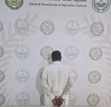 شرطة منطقة الجوف تقبض على شخص لاتخاذه مزرعة بمركز صوير في مدينة سكاكا وكرًا لترويج المخدرات