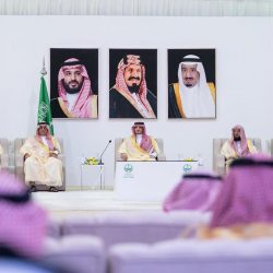 أمير الرياض يزف 100 من أبناء جمعية إنسان إلى بيت الزوجية