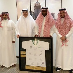 أمير الشرقية يقدم التعازي لسمو محافظ حفر الباطن في وفاة والده الأمير محمد بن سعد الثاني