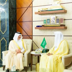 سمو وزير الدفاع يتلقى اتصالاً هاتفياً من وزير القوات المسلحة الفرنسية