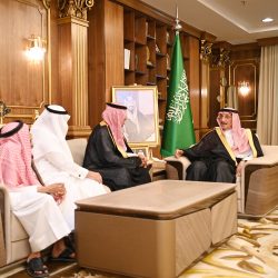 أمير جازان يكرّم أكثر من 70 متقاعداً من منسوبي الإمارة