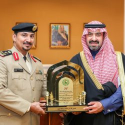 نائب أمير تبوك يتسلم التقرير السنوي لجوازات المنطقة 