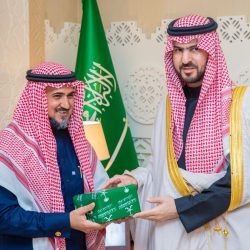 نائب أمير الشرقية يستقبل المشرف العام على فرع وزارة الطاقة والمراكز التابعة لها بالمنطقة