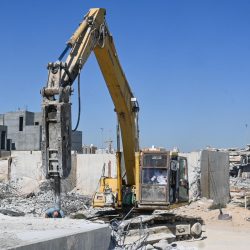 أمانة الشرقية بالتعاون مع مرور الشرقية تبدأ بأعمال الصيانة لجسر طريق الملك خالد مع تقاطع الطريق الجنوبي بالخبر