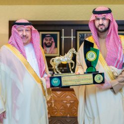 نائب أمير الشرقية يستقبل رئيس أرامكو السعودية وعدد من القيادات