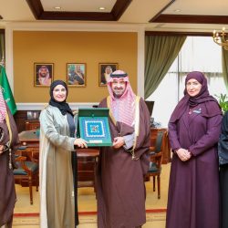 نائب أمير تبوك يطلع على تقرير عن أنشطة وبرامج جمعية رعاية الأيتام بالمنطقة