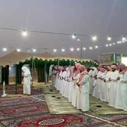 ضمن برنامج مجاز : الشاعرة آمنه حزمون والشاعر عبدالله العنزي ينثرون إبداعهم في مركز ( إثراء )