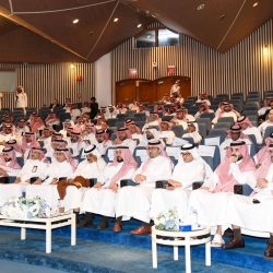 *الأمير حسام بن سعود يطلع على أنشطة وأهداف الجمعية التعاونية السياحية بمنطقة الباحة*