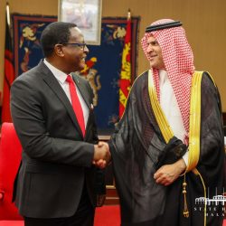 إنفاذًا لتوجيهات خادم الحرمين الشريفين وسمو ولي العهد.. وصول التوأم السيامي الفلبيني “أكيزا وعائشة” إلى الرياض