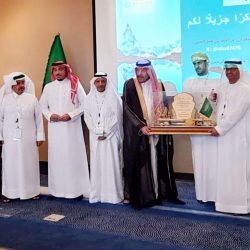 بحضور أمهات الطلاب ومشاركتهن:  عمير الابتدائية تحتفل بتخريج طلابها