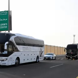 أمير تبوك يستعرض الجهود والإمكانيات التي سخرتها القيادة الرشيدة لخدمة ضيوف الرحمن