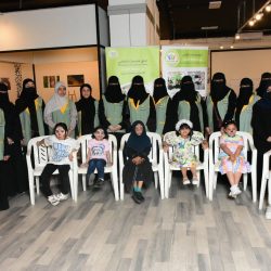 جلسة دفن في الرمال “للقصيبي” على شواطئ الغردقة 