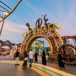 جلسة دفن في الرمال “للقصيبي” على شواطئ الغردقة 