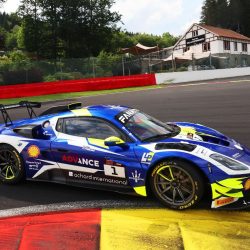 أخضر الطائرة يصل العاصمة الأردنية عمان للمشاركة بالعربية 