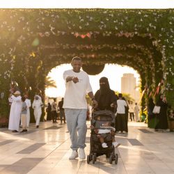 لقاء المهرجانات ومسرحية ” تذكرة مغترب” في اليوم الثاني من     ملتقى الدمام المسرحي للمونودراما والديودراما      