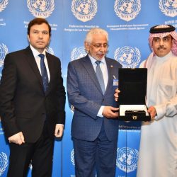 سباح سعودي يواجه تيارات المانش لتحقيق الرقم القياسي 