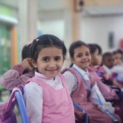 *محافظ محايل يتابع انطلاقة العام الدراسي الجديد*