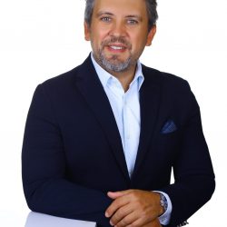 افتتح الفعاليات الأستاذ/ حسن الحويزي رئيس اتحاد الغرف التجارية السعودية