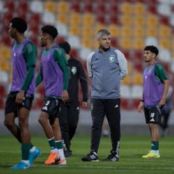 أمير منطقة عسير يتفقد مرافق مطار أبها الدولي