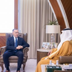 بحضور محافظ تثليث ومدير عام فرع الهلال الأحمر بمنطقة عسير   