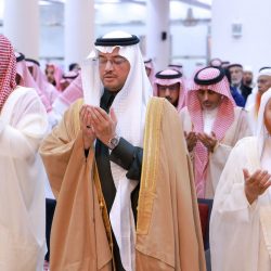 أمير الشرقية يستقبل رئيس وأعضاء مجلس إدارة جمعية الظهران التعاونية