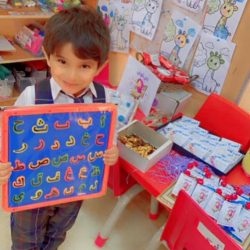 عبدالله هزازي يحتفل بتوقيع كتابه “عشرون فكرة ملهمة” بمعرض جدة الدولي للكتاب