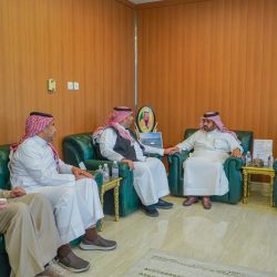 قوافي الشعراء تغازل “الإبل” بمركز الملك عبدالعزيز الثقافي .