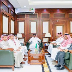 *سمو أمير منطقة الباحة يلتقي وكيل وزارة الموارد البشرية والتنمية الاجتماعية للضمان الاجتماعي والتمكين*