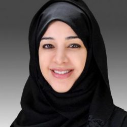 *أسامة المسلم” يخطف الأنظار في منصة توقيع الكتب بمعرض جازان للكتاب 2025*