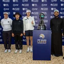 *أسامة المسلم” يخطف الأنظار في منصة توقيع الكتب بمعرض جازان للكتاب 2025*