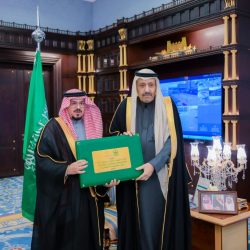 *أمير منطقة الباحة يتسلم التقرير السنوي لفرع وزارة الشؤون الإسلامية بالمنطقة*
