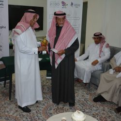 أمين الشرقية يتسلم شهادة “غينيس العالمية ” لدعم الباعة الجائلين ويؤكد على نجاحات “بسطة خير السعودية