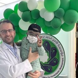 تقديرَا لمكانته كواحد من أبرز النجوم الصاعدين في عالم الملاكمة