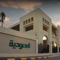 وزير الرياضة يزور مرافق وأكاديمية وملاعب السيدات في نادي القادسية