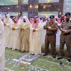 سمو أمير المنطقة الشرقية وسمو نائبه يؤديان صلاة عيد الأضحى المبارك بجامع خادم الحرمين الشريفين بالدمام