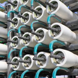 أمير المنطقة الشرقية يرعى حفل تخريج أكثر من 400 طالب وطالبة من مستفيدي “جمعية بناء”