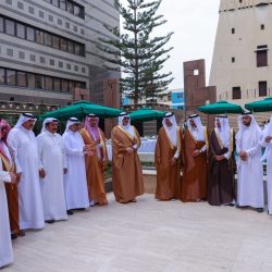 (نفحة إنسانية في زمن النسيان قبيلة خد يد تكرم الأستاذ ماجد العالي وذلك تقديراً لدورة الإنساني في إنقاذ زوجته والتبرع لها بكلية وتبرع زوجته الثانية بجز من الكبد)