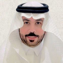 أمير المنطقة الشرقية يسلم 10 سيارات للأيتام واليتيمات من مستفيدي جمعية بناء