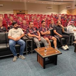 الصديق الأصيل في زمن المصالح… كنز لا يُقدَّر بثمن