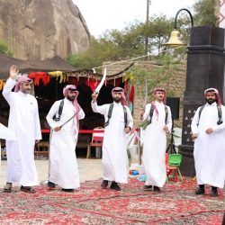 *خلال لقاءه بمنسوبي الإعلام في منطقة الباحة..الأمير حسام بن سعود يؤكد على أهمية دور الإعلام في إبراز ما تتمتع به المنطقة من مقومات سياحية واستثمارية وتنموية*