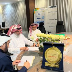 محافظ القطيف يلتقي رئيس جمعية «إتقان».. ويطّلع على جهودها في دعم الحوكمة وبناء القدرات