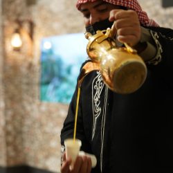 لمة الأخوان على شبة النار.. أجواء شتوية عائلية   