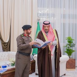 ( و ترجل الفارس عن صهوة جواده )