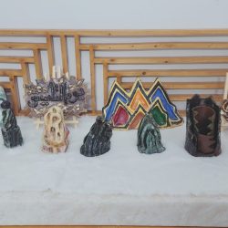 في عزلتي أعيش الجمال.