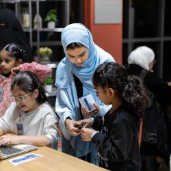 أمير المنطقة الشرقية يستقبل رئيس الهيئة الملكية للجبيل وينبع ويطّلع على أبرز إنجازات الهيئة ومشاريعها التطويرية