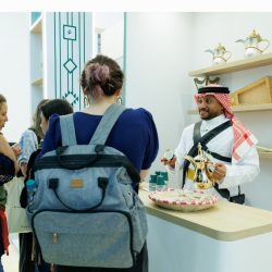 *أمير منطقة جازان يستقبل شيخ شمل محافظة جزر فرسان*