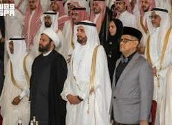 في يوم الوداع .. الحجاج المغادرون يتسابقون على شراء الهدايا من مكة