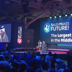 “استشاري بطب الأسنان”: الإفراط في تناول العصائر يهدد أسنان الأطفال بالتسوس وتآكل المينا