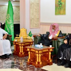 “استشاري بطب الأسنان”: الإفراط في تناول العصائر يهدد أسنان الأطفال بالتسوس وتآكل المينا